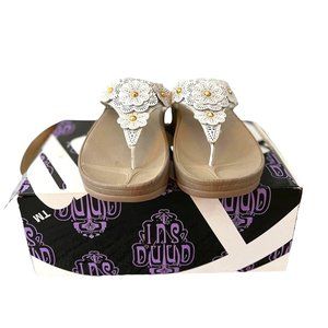 Floral Sandal Flip Flops - FitFlop - White Leather with Wood Finished Midsole